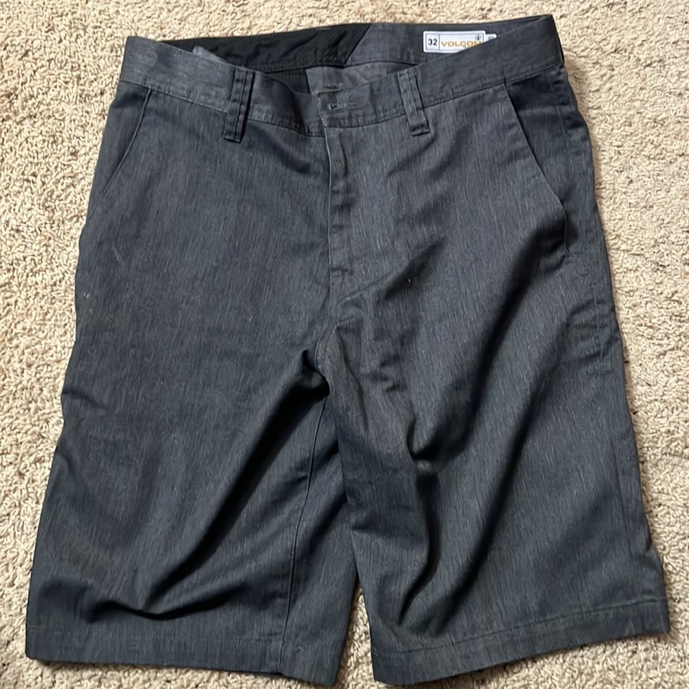 Size 32 Volcom Dark Grey Men’s Shorts